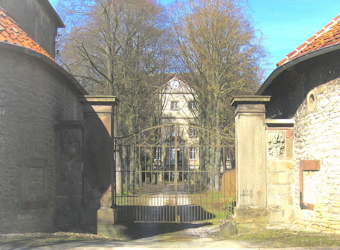 Vorschaubild Welda Schloss Einfahrt